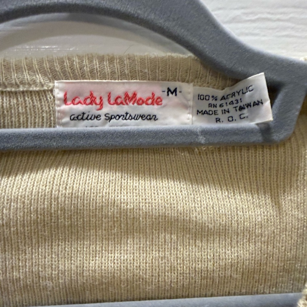 Vintage Lady LaMode Beige V-Neck Sweater with 'I Can't Bear It' Embroidered Bear - Picture 3 of 7